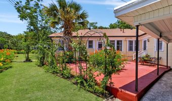 222 REDWOOD St, Alamo Heights, TX 78209
