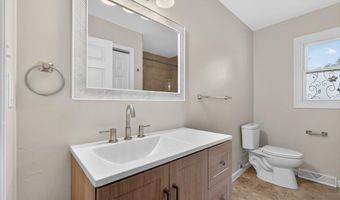 12 Winifred Dr, Albany, NY 12205