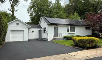 41 Woods Ave, Bergenfield, NJ 07621