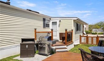 63 East Dr, East Providence, RI 02916