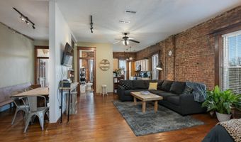 207 W Main St, Ash Grove, MO 65604