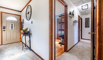 4 Nicholas St, Danbury, CT 06810