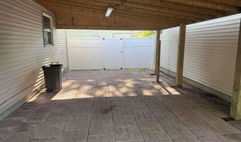 466 E Maple St, Berne, IN 46711