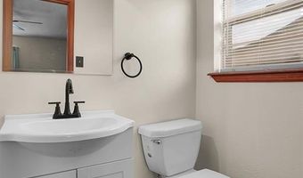 1308 Karen Ave, Altus, OK 73521