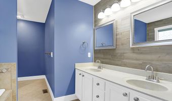 6686 Woodcrest Dr, Avon, IN 46123