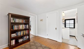 87 Sargent Dr, Amherst, NY 14226