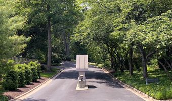 3814 N RICHMOND St, Arlington, VA 22207