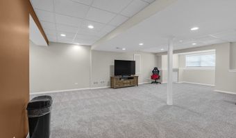 1470 Boulder Bluff Ln, Algonquin, IL 60102