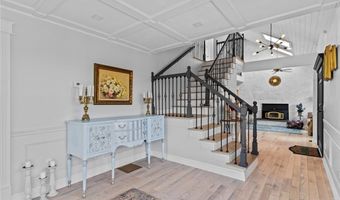 10 J H Dwyer Dr, Middletown, RI 02842