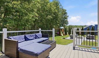 37 Hemlock Dr, Ayer, MA 01432
