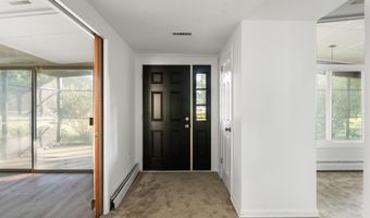 45 E LAKE Dr, Annapolis, MD 21403