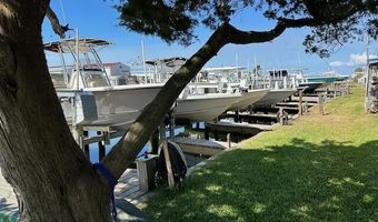 319 Old Causeway Rd, Atlantic Beach, NC 28512