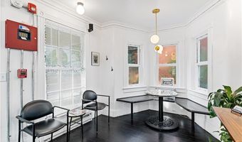 74 Maple Ave, Barrington, RI 02806