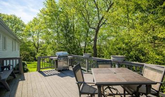 13 Elmar Dr, Danbury, CT 06811