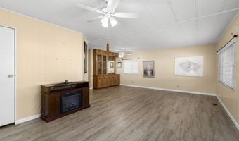 8975 Lawrence Welk 2, Escondido, CA 92026
