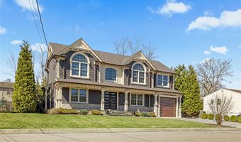 123 Columbus Blvd, Amityville, NY 11701