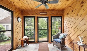 22 Briston Ct, Bedford, NH 03110