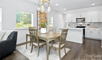 26 Walnut Springs Dr, Asheville, NC 28804