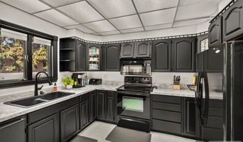 359 S Shilling Ave, Blackfoot, ID 83201