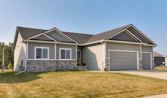 916 35th St SW, Altoona, IA 50009