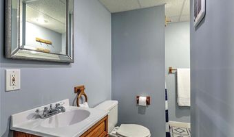63 Pendar Rd, North Kingstown, RI 02852
