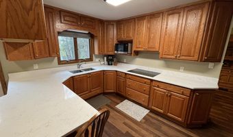 1210 N 4th St, Aberdeen, SD 57401