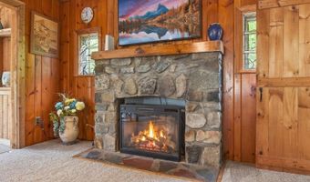 1052 Lakeside Dr E, Alloway, NJ 07422