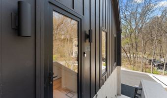 111 E Neptune Ave, Beverly Shores, IN 46301