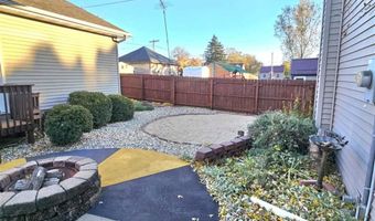 105 N Division St, Anamosa, IA 52205