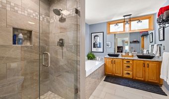 835 S 11th St, Adel, IA 50003