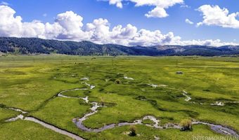 17 Gray Ln, Cascade, ID 83611