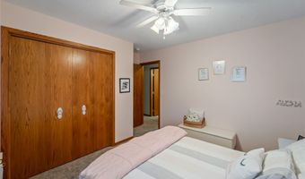 410 Oakwood Ct, Altoona, IA 50009