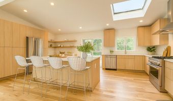 46 Overlook Rd, Alpine, NJ 07620