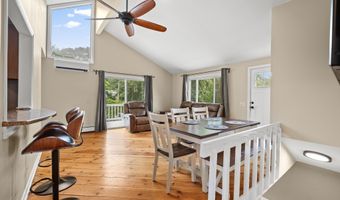 7 Tamarack Dr, Clinton, CT 06413