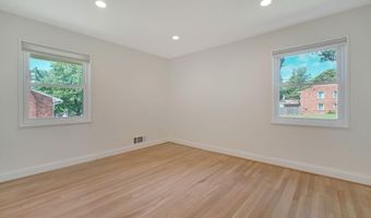 7705 ROYSTON St, Annandale, VA 22003