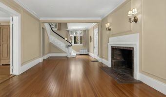 852 Hale St, Beverly, MA 01915