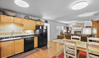 923 Stave Oak Dr, Beech Grove, IN 46107