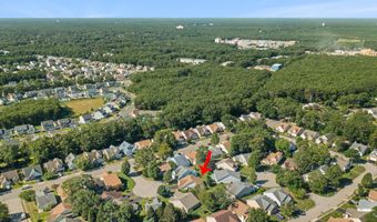 11 Nautical Ct, Bayville, NJ 08721
