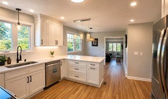 3 Pinetop Rd, Barrington, RI 02806