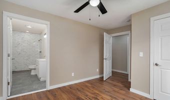 930 Porter Ave, Aurora, MO 65605