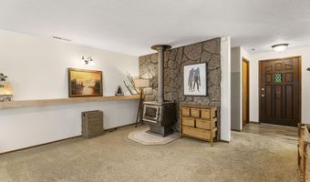 21081 Gardenia Ave, Bend, OR 97702
