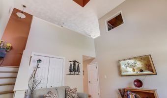8 Royal Ln, Raymond, NH 03077