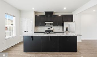 19 Kiln Dr 219, Aberdeen, NJ 07721