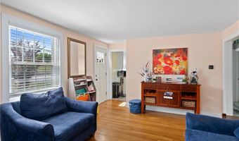 1472 Wampanoag Trl, East Providence, RI 02915