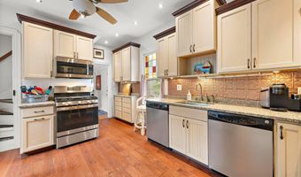 109 CENTRE St, Beach Haven, NJ 08008
