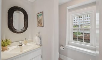1805 ARMY NAVY Dr, Arlington, VA 22202