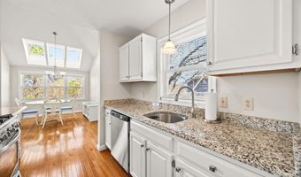 30 Harbor Hill Dr 30, Bourne, MA 02532