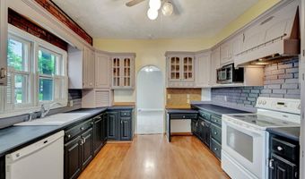 823 N 11th St, Beatrice, NE 68310