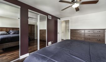 1631 S Surrey Ridge Dr, Arlington Heights, IL 60005