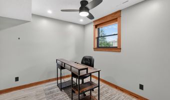 805 SE 2nd St, Ankeny, IA 50021